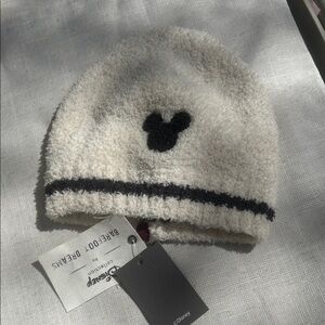 Disney barefoot dreams, beanie. New with tags.